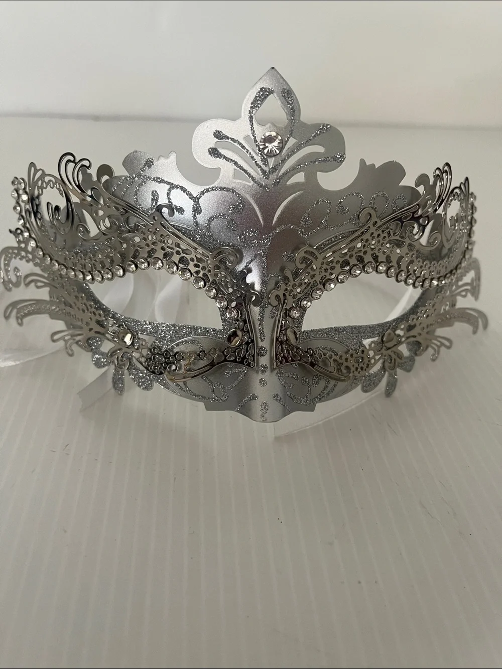 Women’s Silver Metal Lace Masquerade Crown Eye Mask